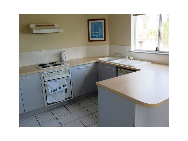9/458 Esplanade, Torquay QLD 4655