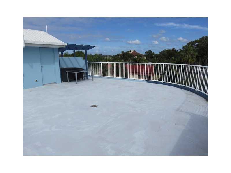 9/458 Esplanade, Torquay QLD 4655