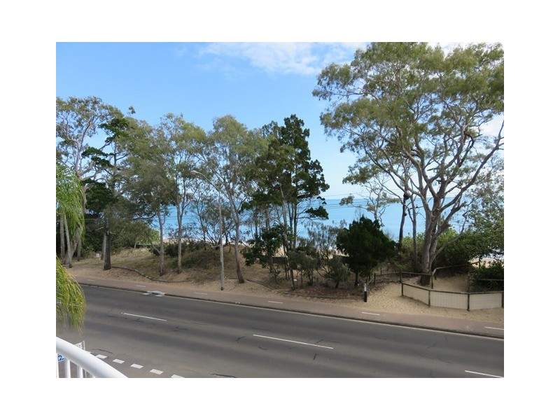 9/458 Esplanade, Torquay QLD 4655