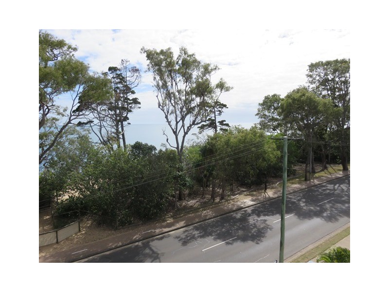 9/458 Esplanade, Torquay QLD 4655