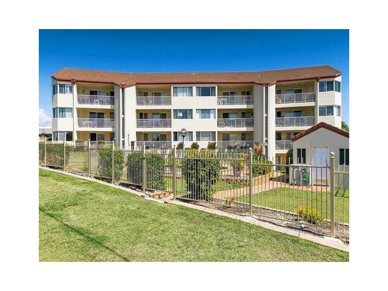 12/13-15 Pulgul Street, Urangan QLD 4655