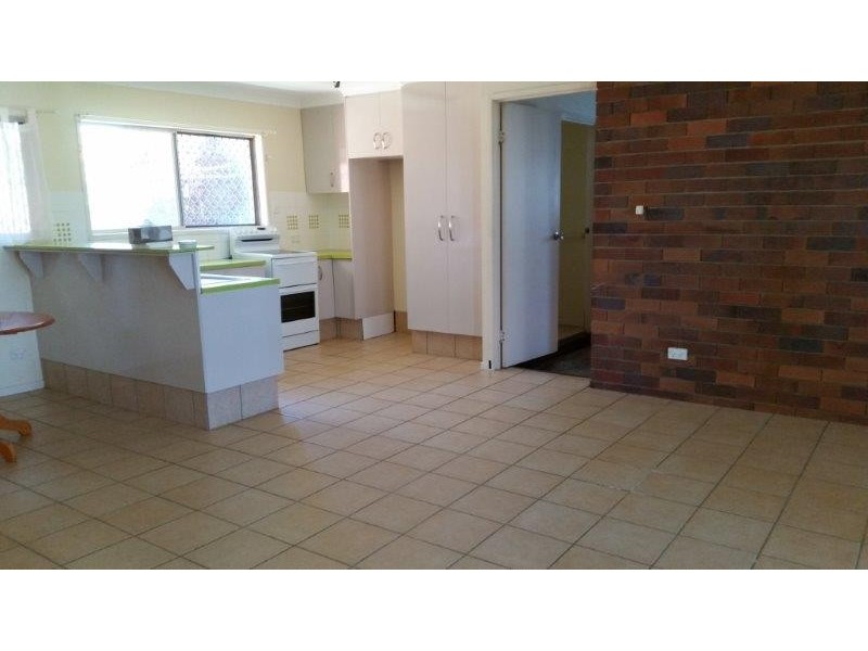 35 Hillcrest Avenue, Scarness QLD 4655