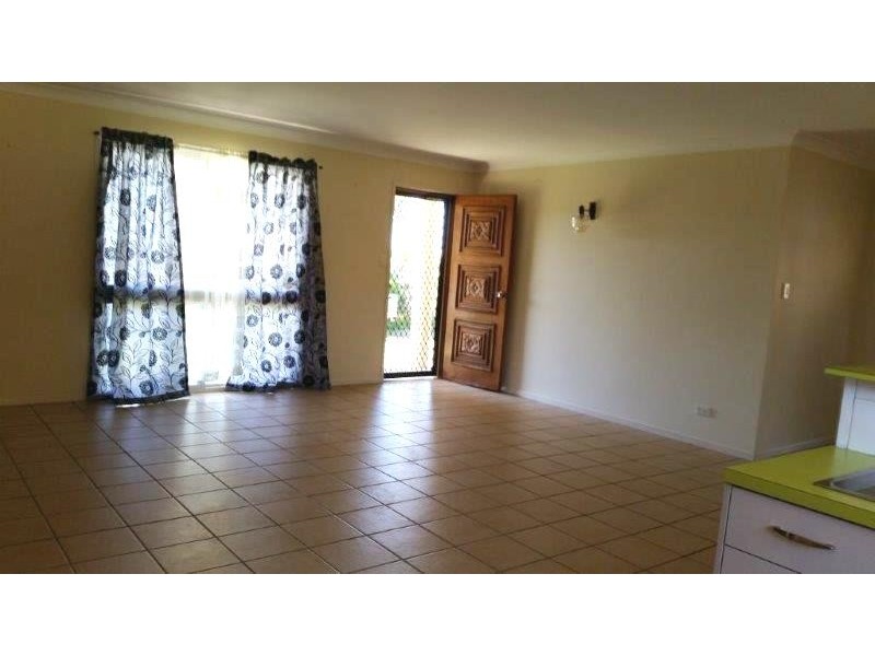 35 Hillcrest Avenue, Scarness QLD 4655
