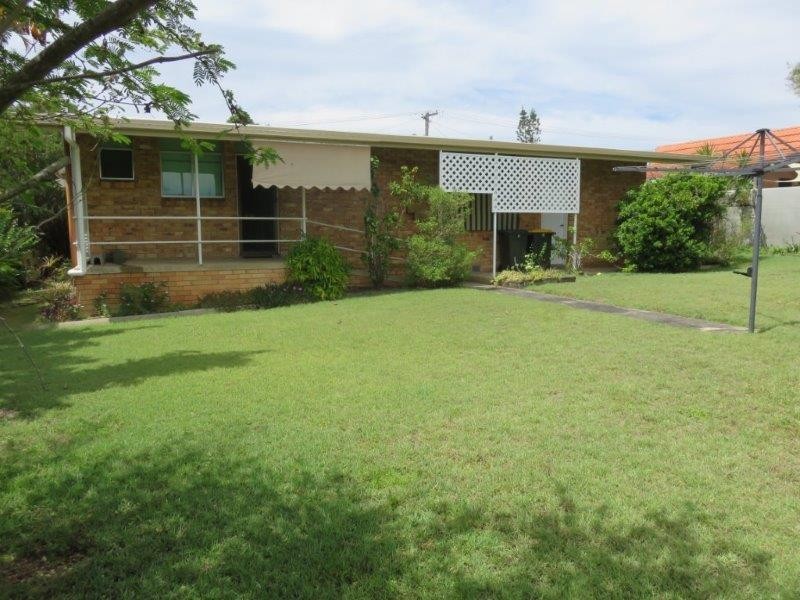 11 Clarke Street, Pialba QLD 4655
