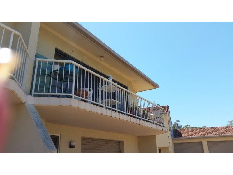 2/208 Cypress Street, Urangan QLD 4655