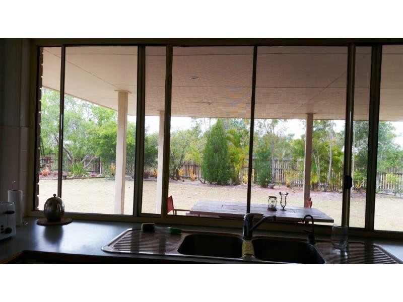 5 Kathleen Cres, Wondunna QLD 4655