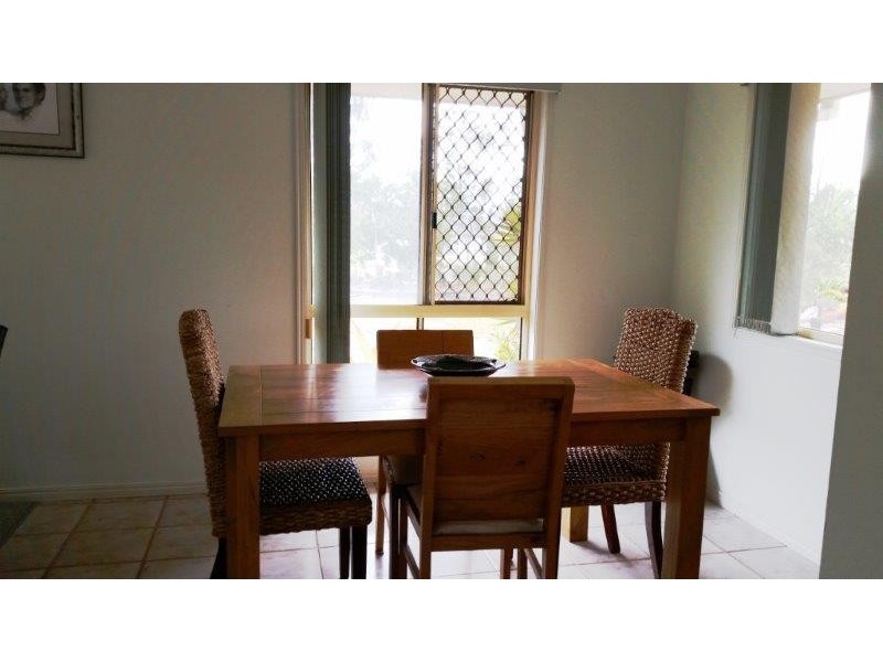 5 Kathleen Cres, Wondunna QLD 4655