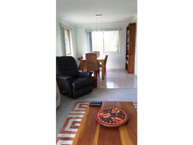 5 Kathleen Cres, Wondunna QLD 4655