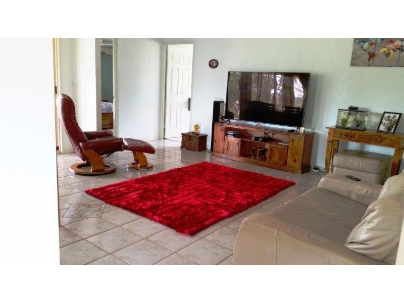 5 Kathleen Cres, Wondunna QLD 4655