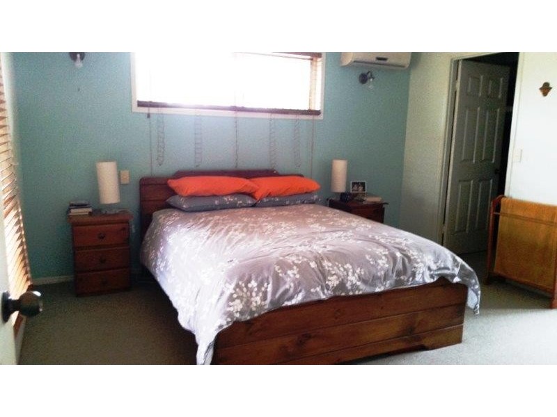 5 Kathleen Cres, Wondunna QLD 4655