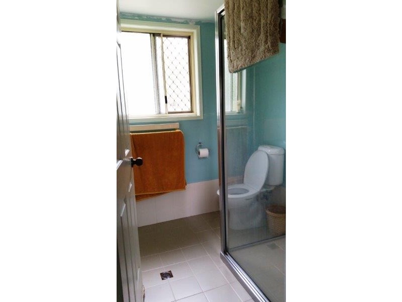 5 Kathleen Cres, Wondunna QLD 4655