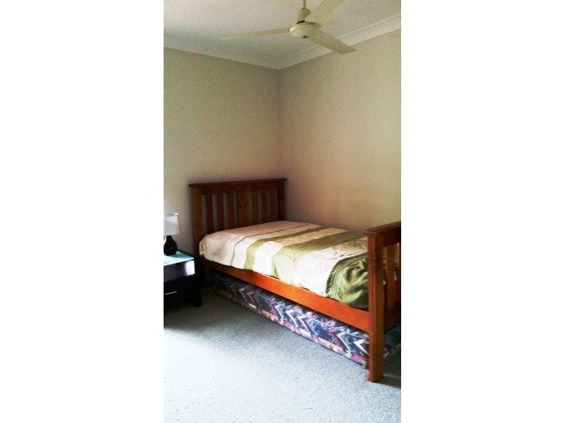 5 Kathleen Cres, Wondunna QLD 4655