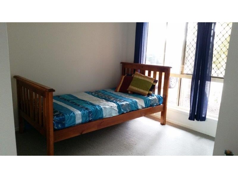 5 Kathleen Cres, Wondunna QLD 4655