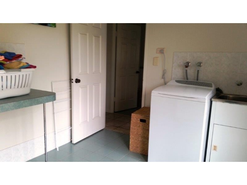 5 Kathleen Cres, Wondunna QLD 4655