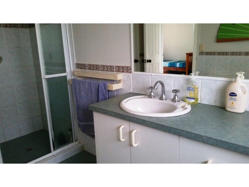 5 Kathleen Cres, Wondunna QLD 4655