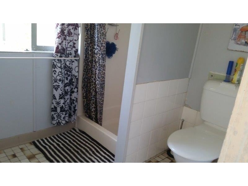 1/490 Esplanade, Torquay QLD 4655