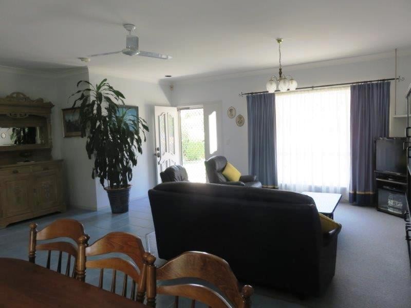 26 RANKIN STREET, Point Vernon QLD 4655