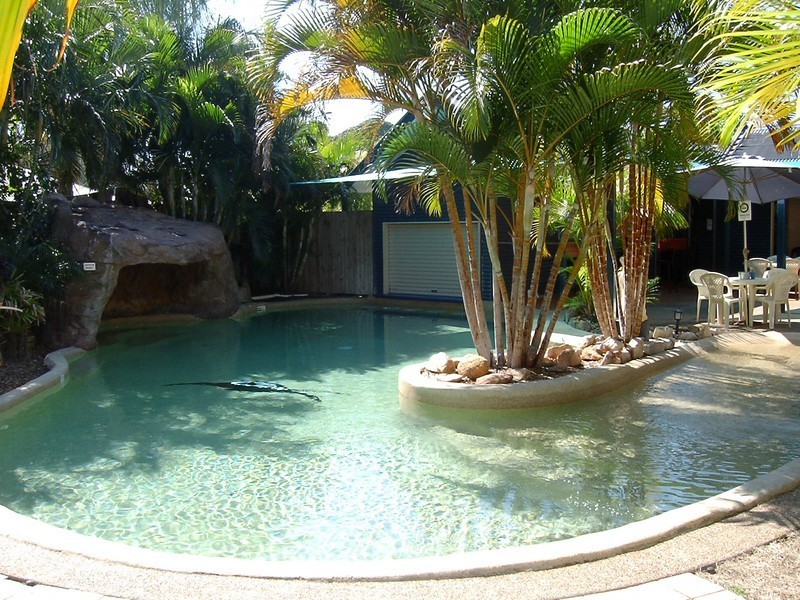 33 Elizabeth Street, Urangan QLD 4655