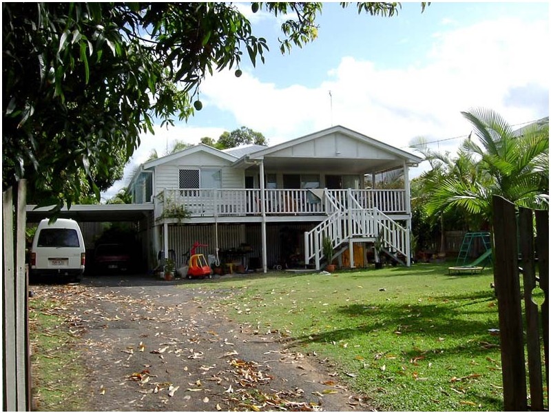 19 SCARBOROUGH ST, Scarness QLD 4655