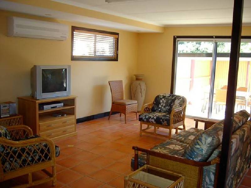 17 Paradise Street, Hervey Bay QLD 4655