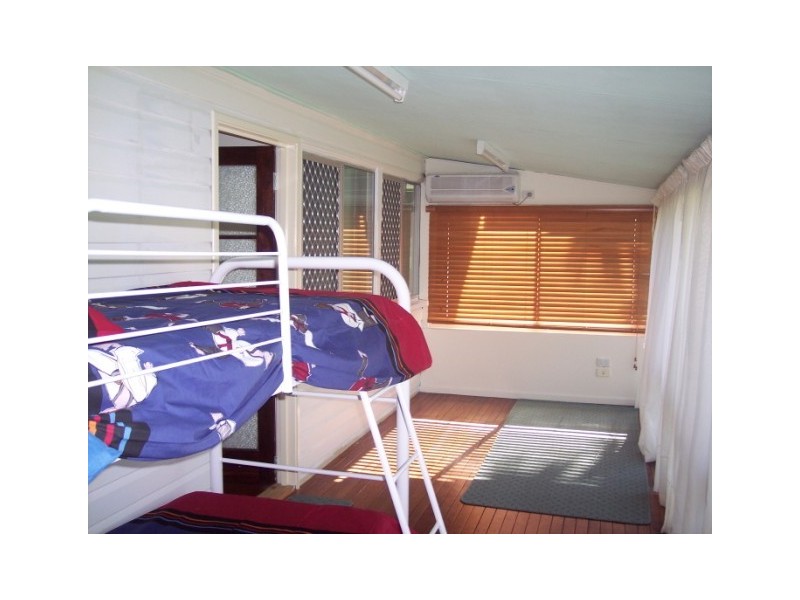 25 Zephyr Street, Scarness, Hervey Bay QLD 4655