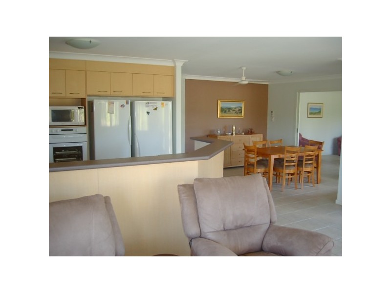 22 Spinnaker Drive, Point Vernon QLD 4655