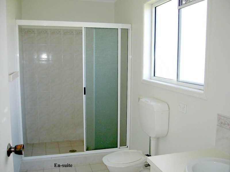 12 Golden Court, Kawungan QLD 4655