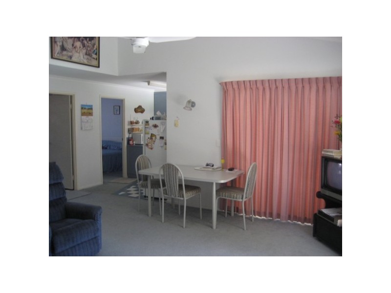 4/12  Denman Camp Road, Torquay QLD 4655