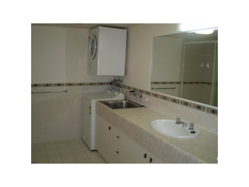 18/451 Esplanade, Torquay QLD 4655