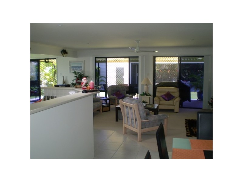 14 Polson Street, Point Vernon QLD 4655