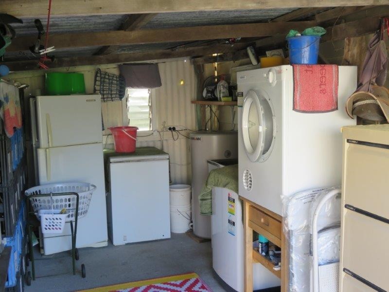 4 CRESCENT STREET, Urangan QLD 4655