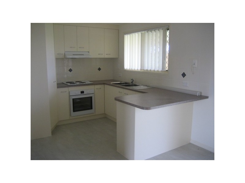 1 and 2, 100 Joselyn Drive,, Point Vernon QLD 4655