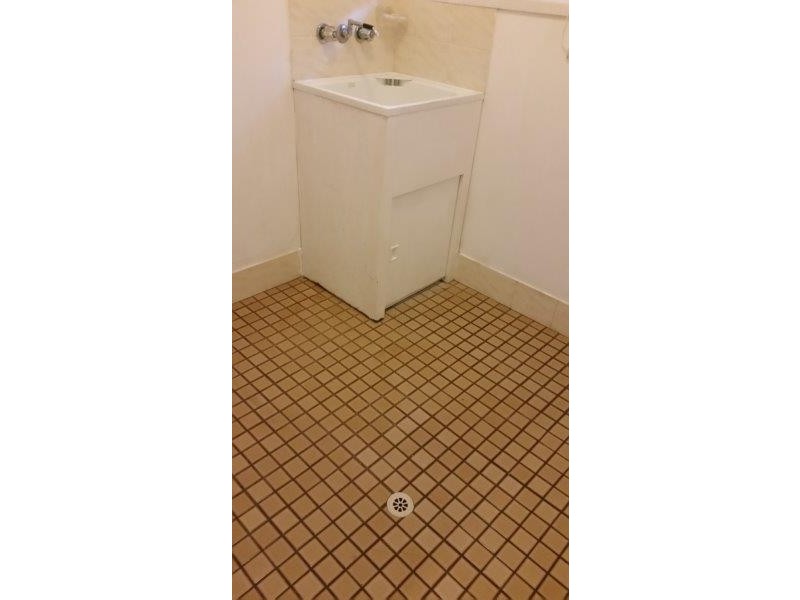 3 WHITBY STREET, Urangan QLD 4655