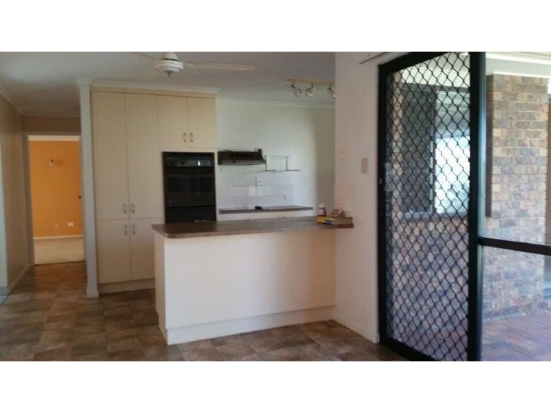 3 WHITBY STREET, Urangan QLD 4655