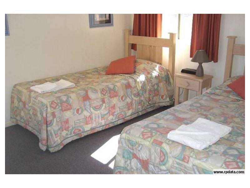 5/496 Esplanade, Torquay QLD 4655