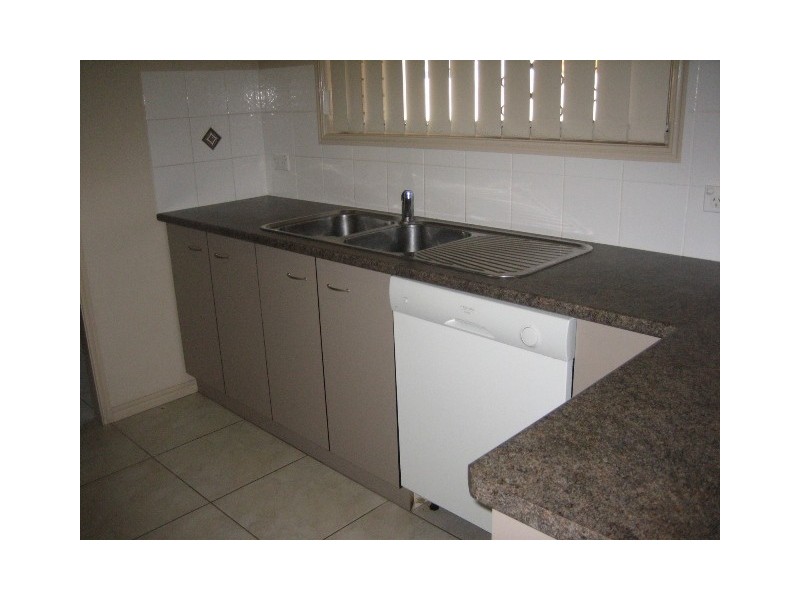 3  Mainsail Cct, Point Vernon QLD 4655