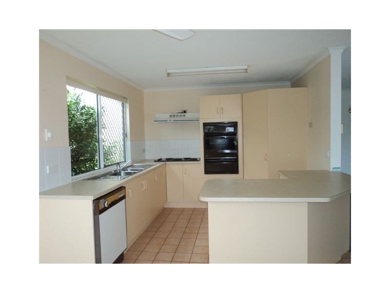 1/13-15 Pulgul Street, Urangan QLD 4655