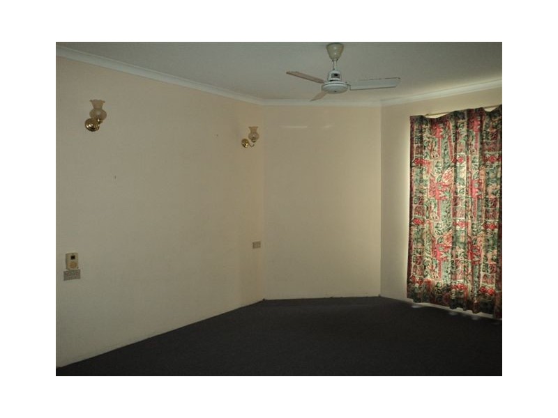 1/13-15 Pulgul Street, Urangan QLD 4655