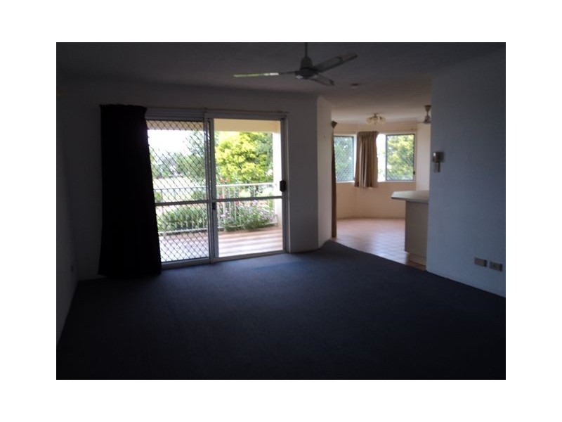 1/13-15 Pulgul Street, Urangan QLD 4655