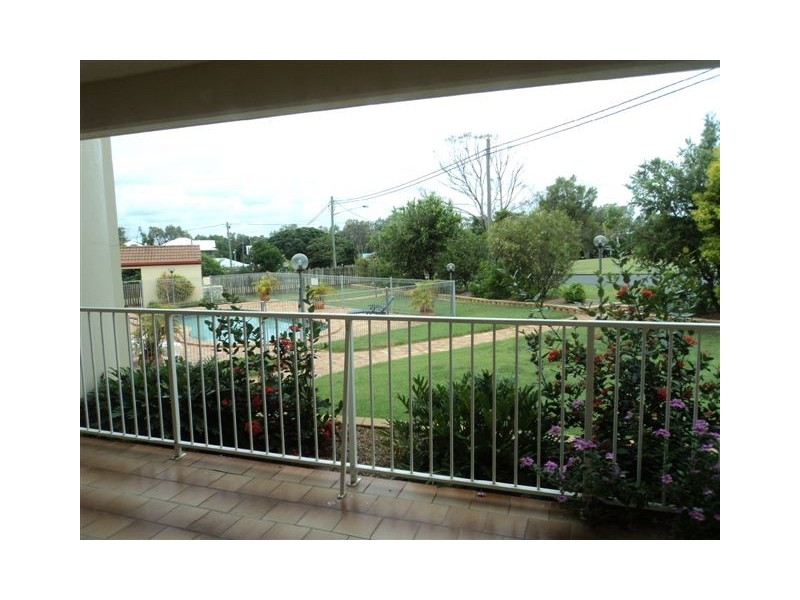 1/13-15 Pulgul Street, Urangan QLD 4655