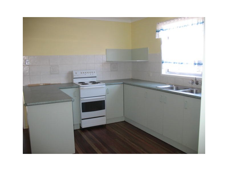 22 Kent Street, Urangan QLD 4655