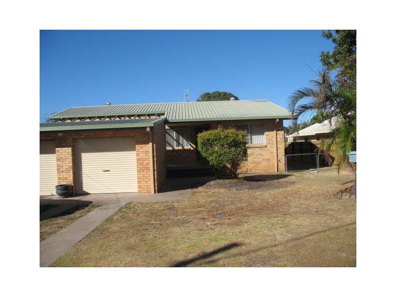 22 Kent Street, Urangan QLD 4655