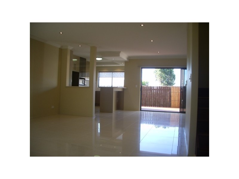 2/40 Victor Drive, Kawungan QLD 4655