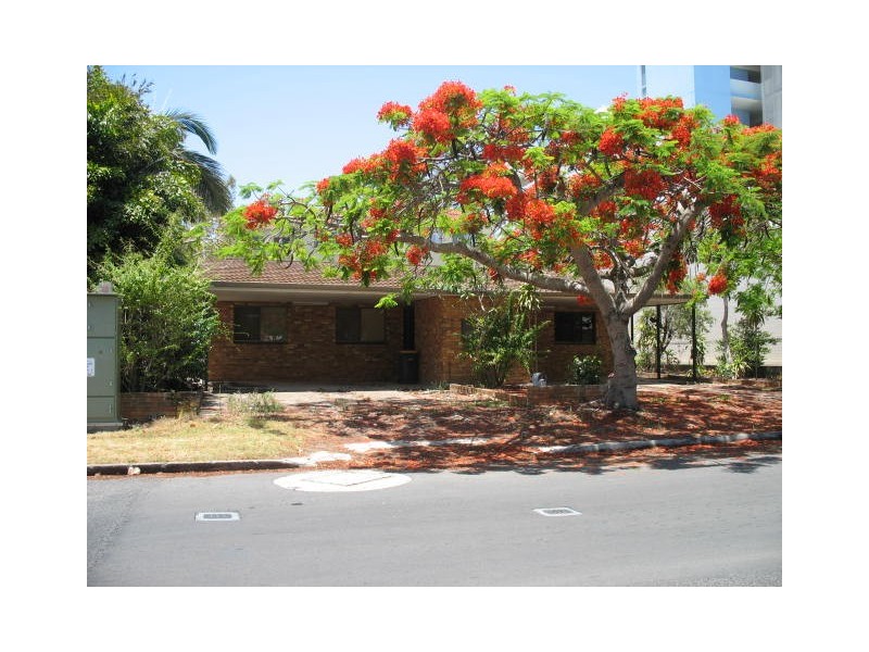 24  Hibiscus Street, Urangan QLD 4655