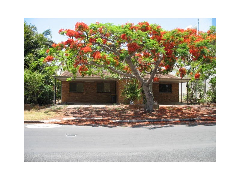24  Hibiscus Street, Urangan QLD 4655