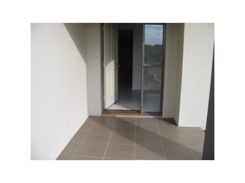 49 Magellan Circuit, Eli Waters QLD 4655