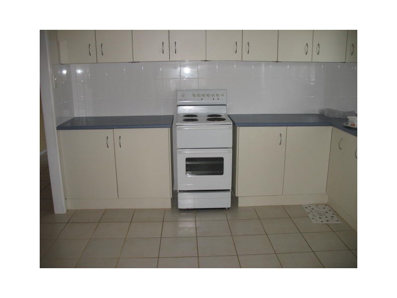 11 Kelly Street, Point Vernon QLD 4655