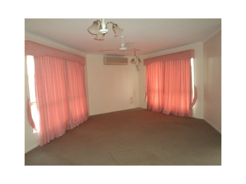 8 Wright Way, Scarness QLD 4655