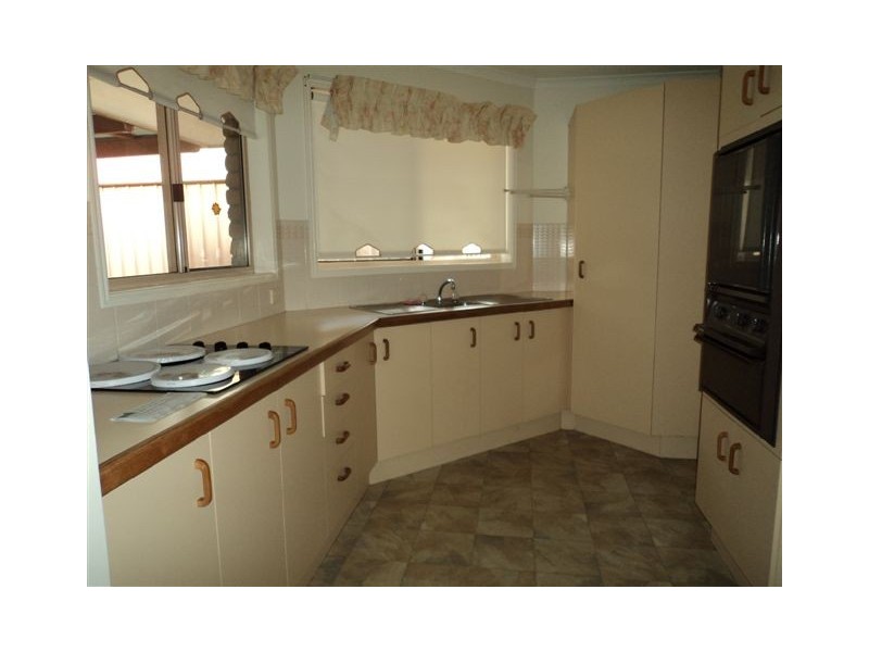 8 Wright Way, Scarness QLD 4655