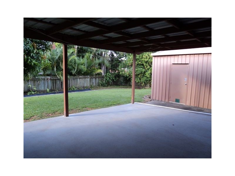 8 Wright Way, Scarness QLD 4655